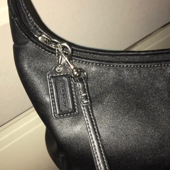 Authentic Coach on the shoulder bag - Picture 3 of 8